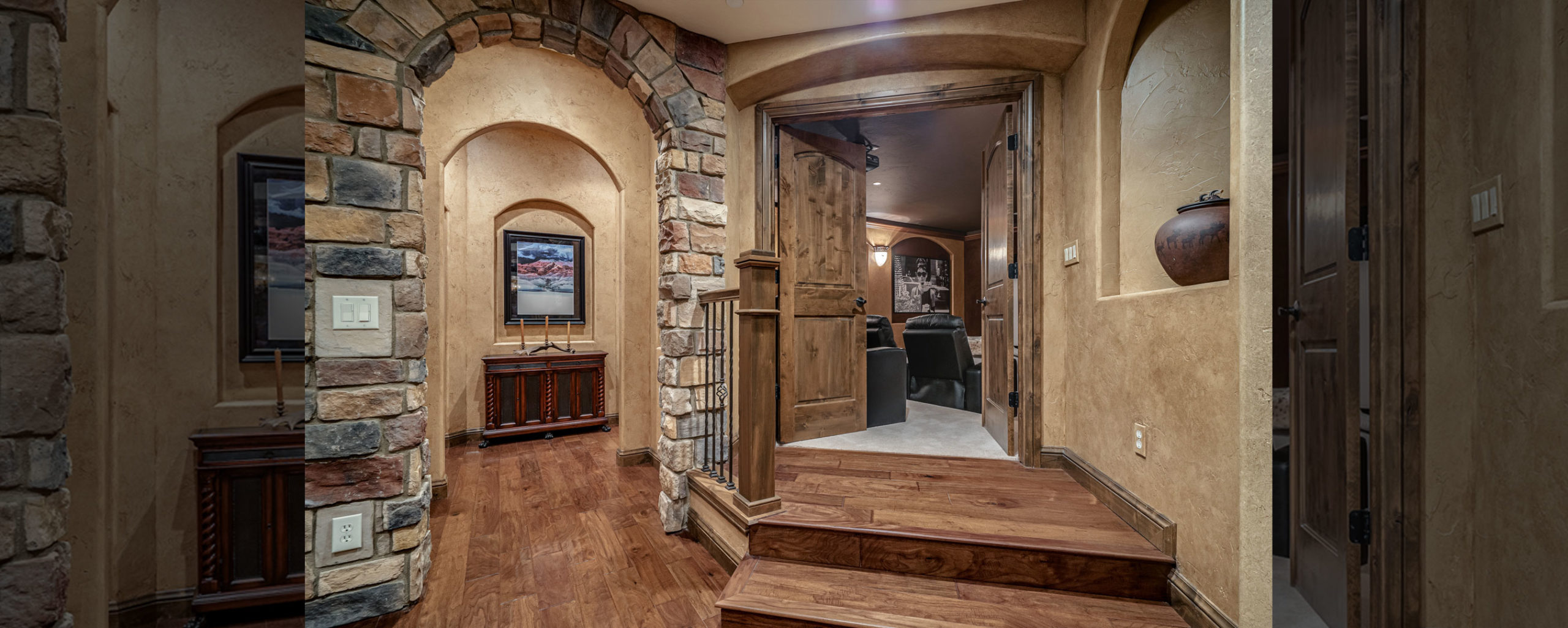 Manitou-HEADER-Floor-Foyer